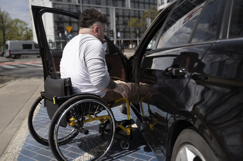 Como a Tecnologia dos Carros Autônomos Pode Ajudar Pessoas com Mobilidade Reduzida?